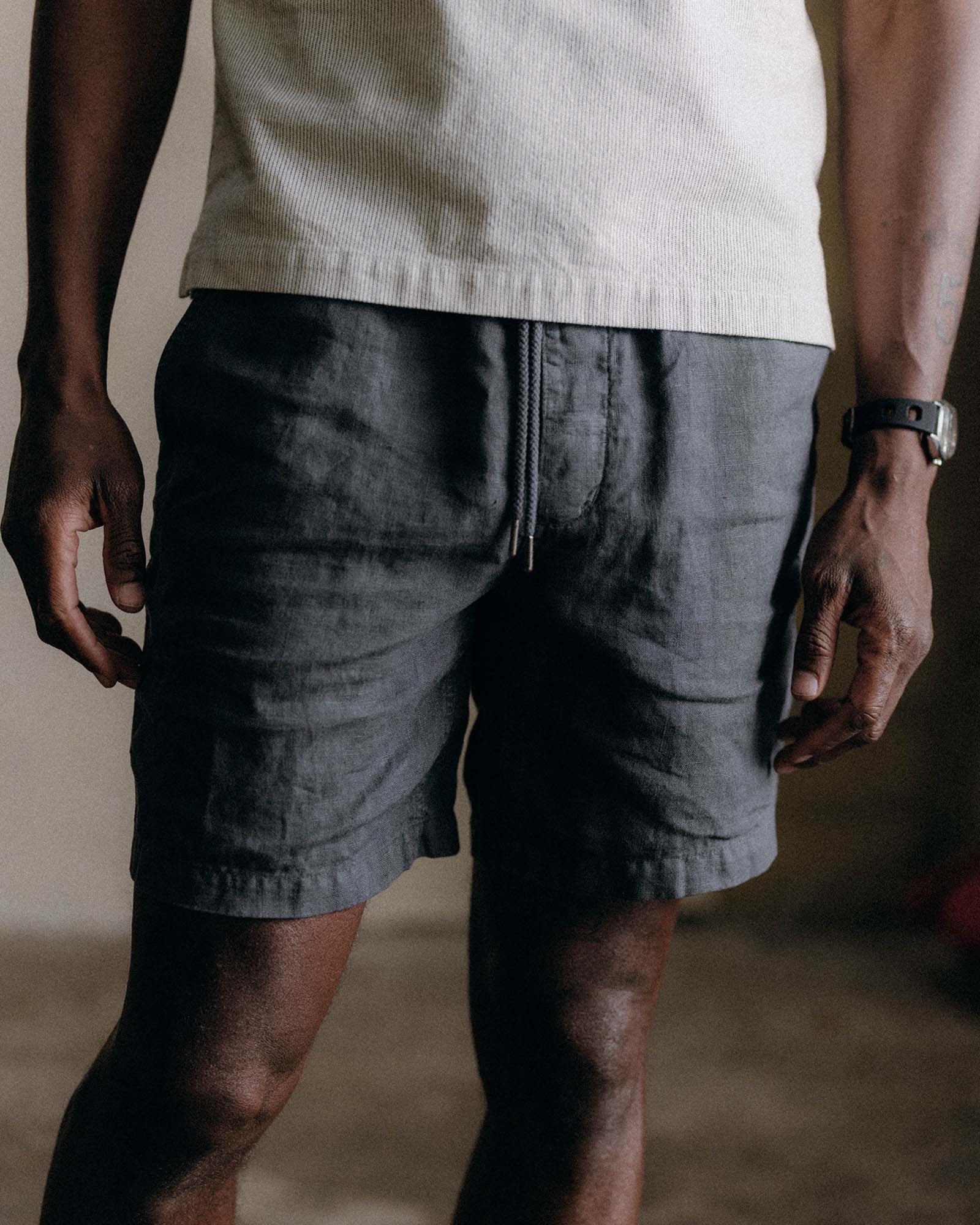 The Apres Short in Faded Black Hemp - Image 3