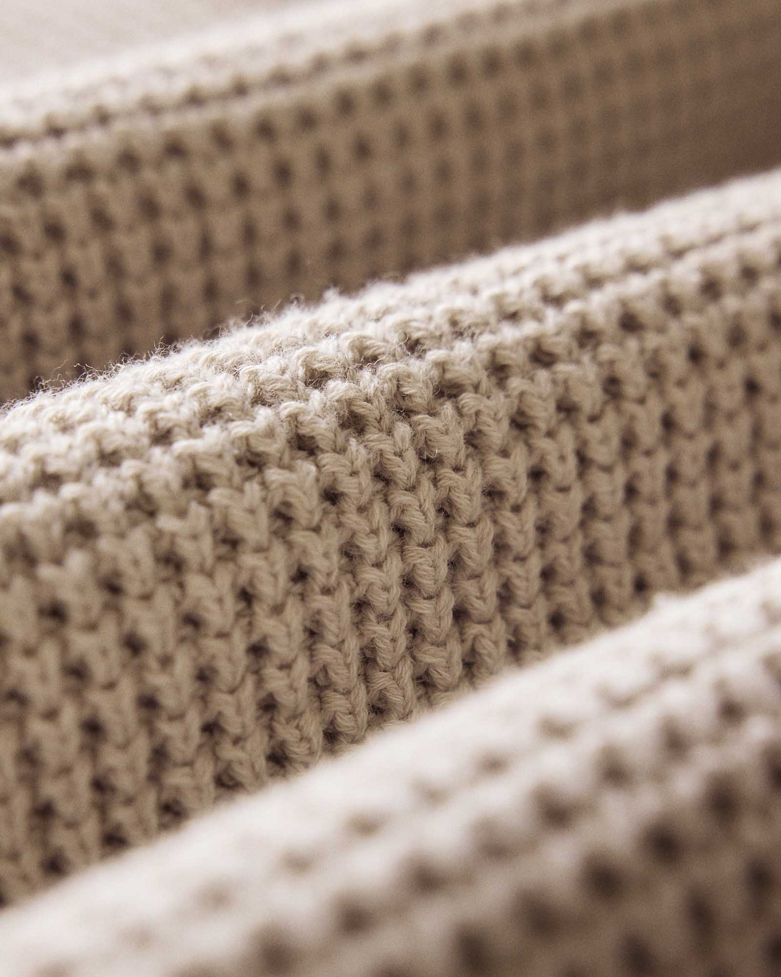 The Ranger Sweater in Heather Fog Linen Waffle - Image 5