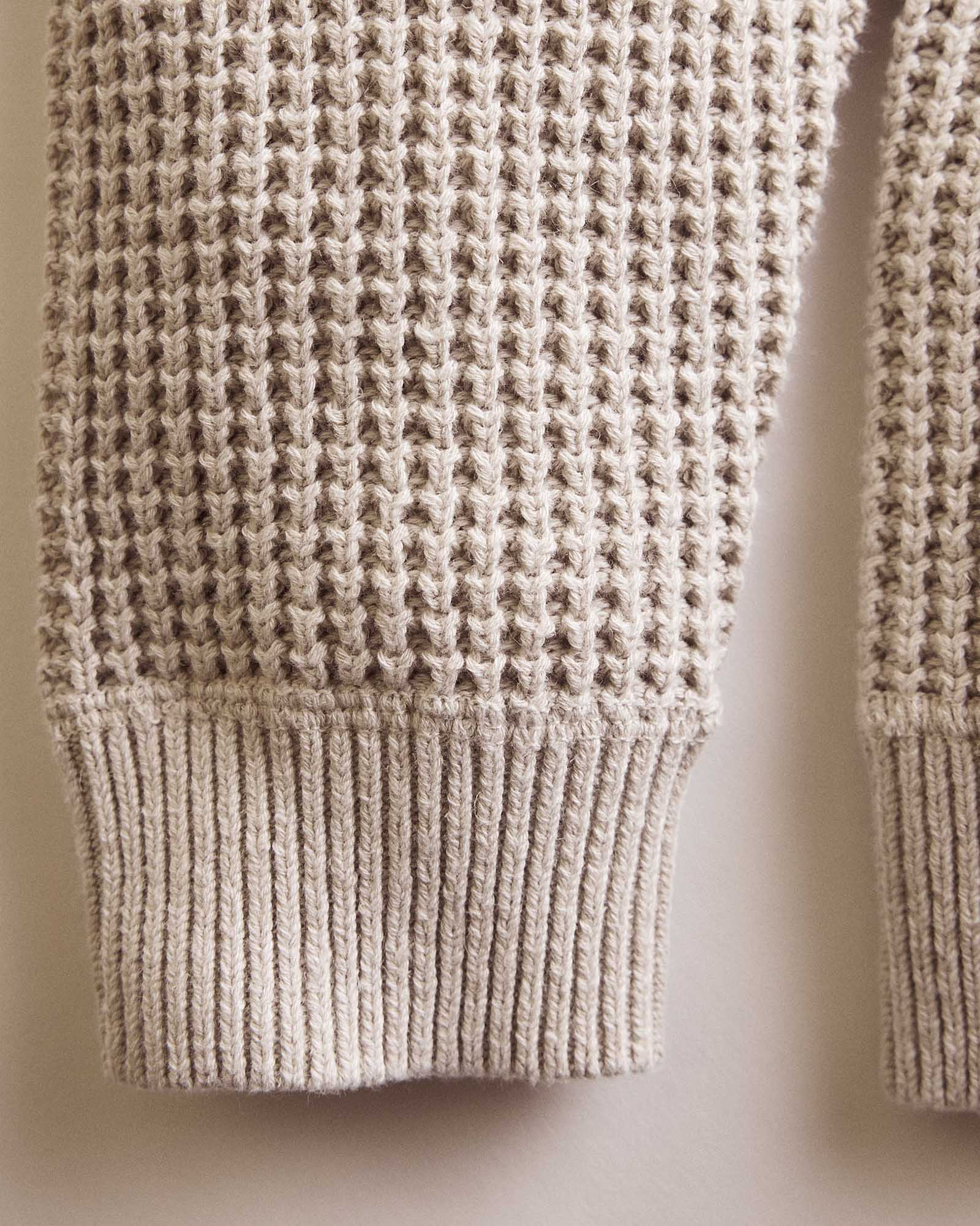 The Ranger Sweater in Heather Fog Linen Waffle - Image 6